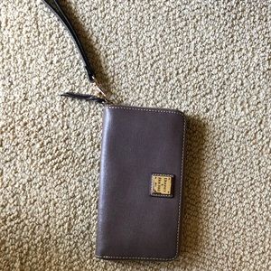 Dooney & Bourke mauve wallet